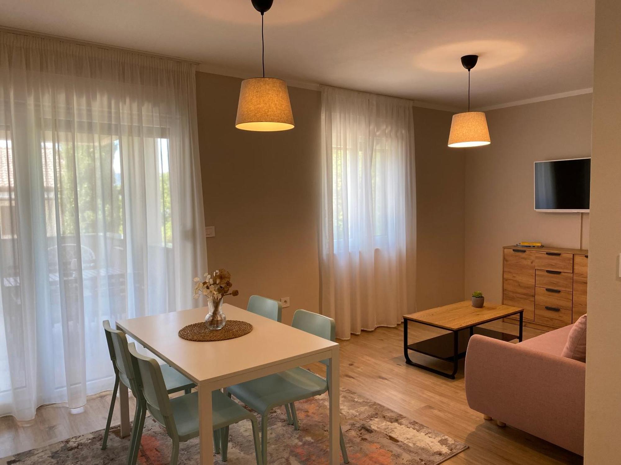 M Plus Residence Pinezići 외부 사진